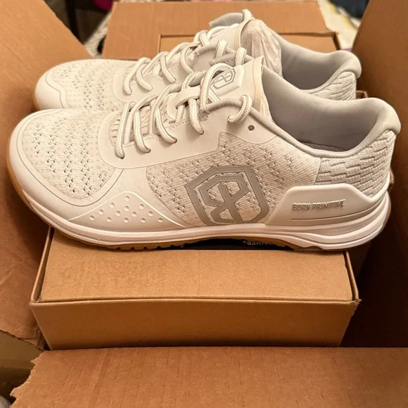 Born Primitive Women's Size 9- NWOT - Picture 2 of 5